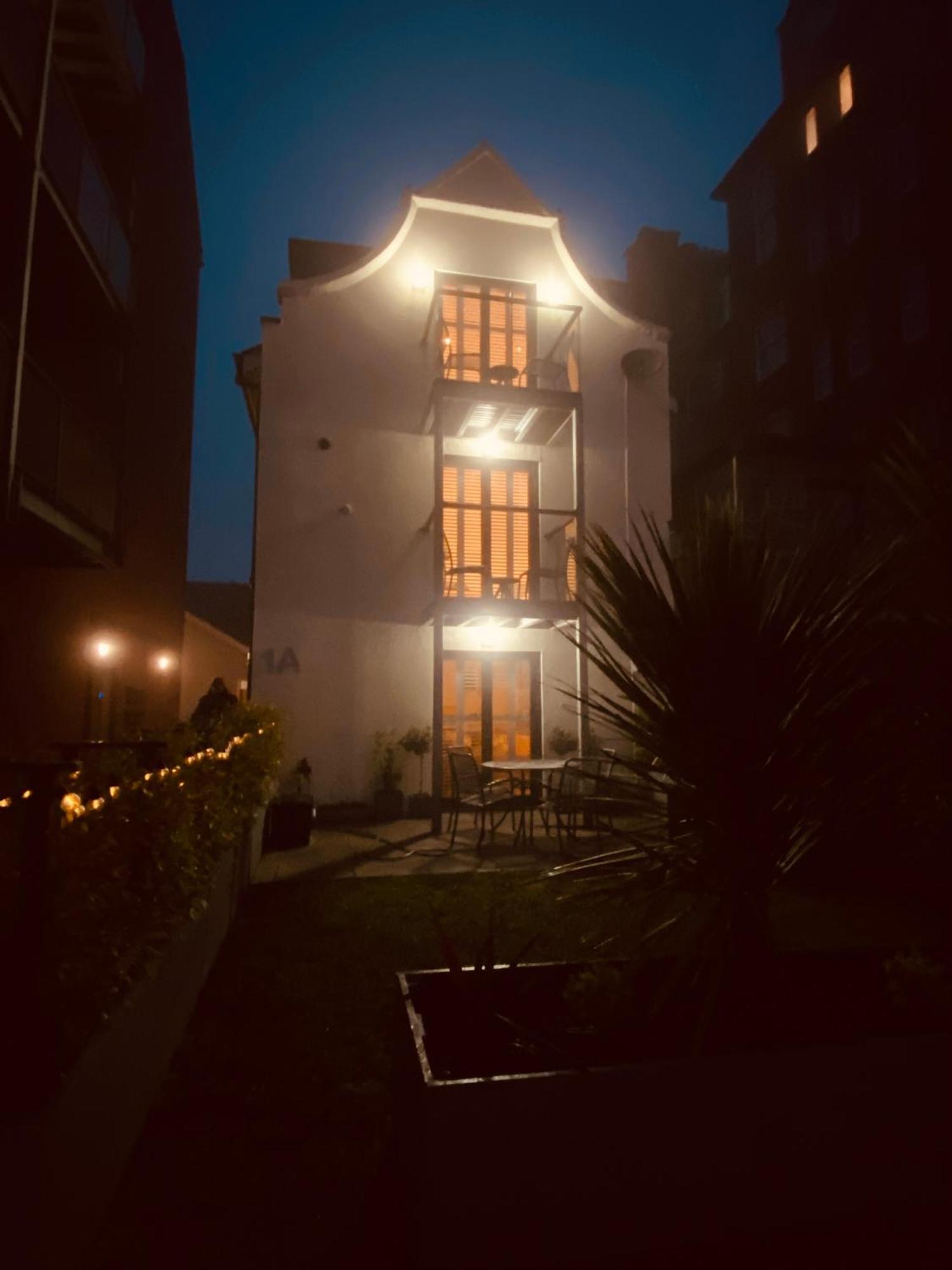 Retro Retreat, Sea View, Free Parking & Ev Plug-In Villa Whitby Kültér fotó